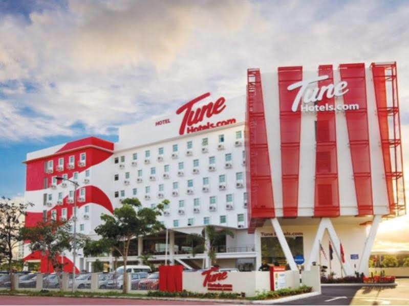 Tune Hotel - Danga Bay Johor Johor Bahru Exteriör bild